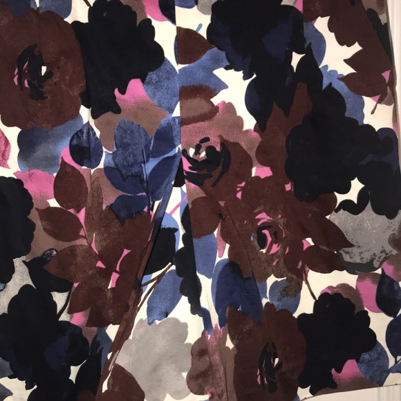 Express Design Studio Printed skirt with Pockets! - Picture 4 of 5